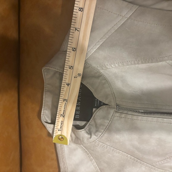 Bernardo Girls Jacket Women Size 14/16 Beige Zip Up & Buckle NWOT Pockets - Picture 12 of 12